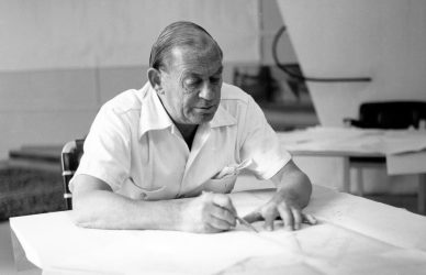 در دهه 1930 آلوار آلتو، طراح و معمار فنلاندی، با نفوذ به بازارهای بین المللی برای طراحی فنلاندی شهرت آفرید.